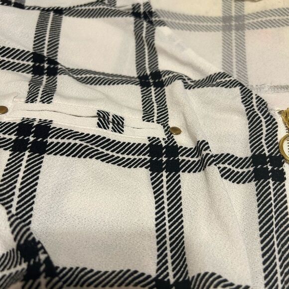 Plaid V-Neck Women's Top - Picture 8 of 15